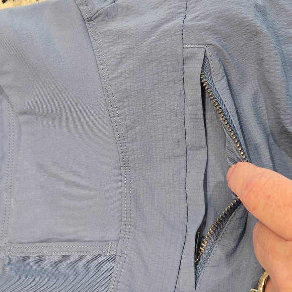 ATHLETA TREKKIE NORTH SHORT. SIZE 14. BLUE. - Picture 10 of 13